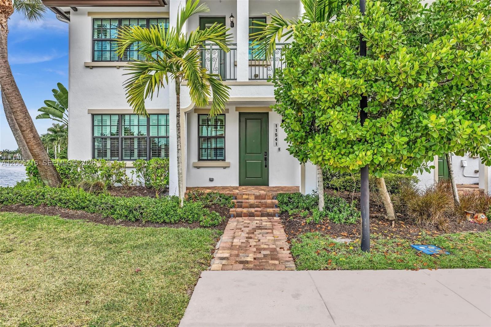 Listing photo 1 for 11541 SW 15th St, Pembroke Pines, FL, 33025