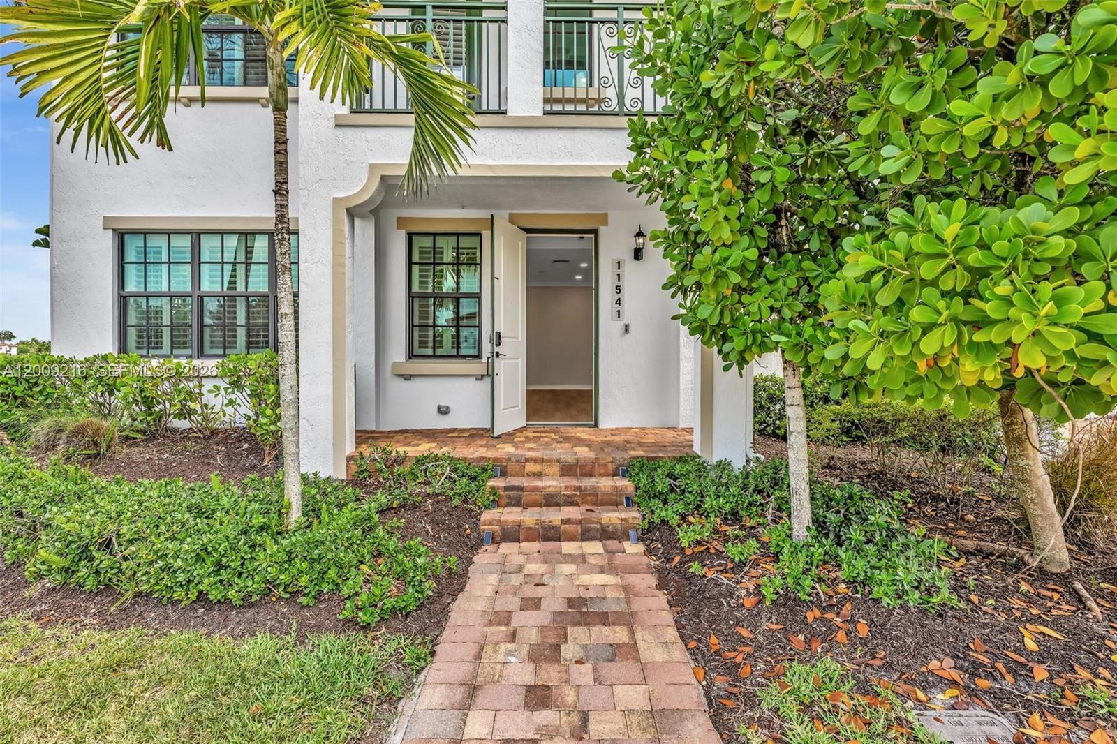 Listing photo 2 for 11541 SW 15th St, Pembroke Pines, FL, 33025