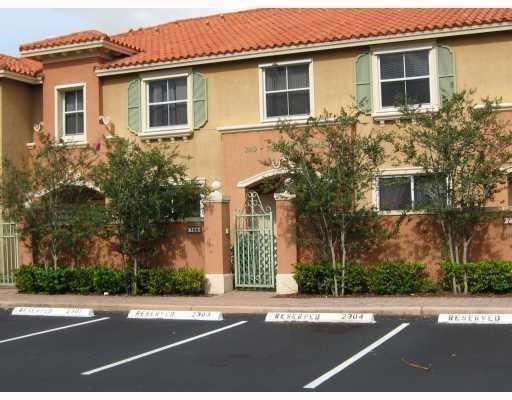 Listing photo 2 for 765 SW 107th Avenue Avenue Unit#2303, Pembroke Pines, FL, 33025