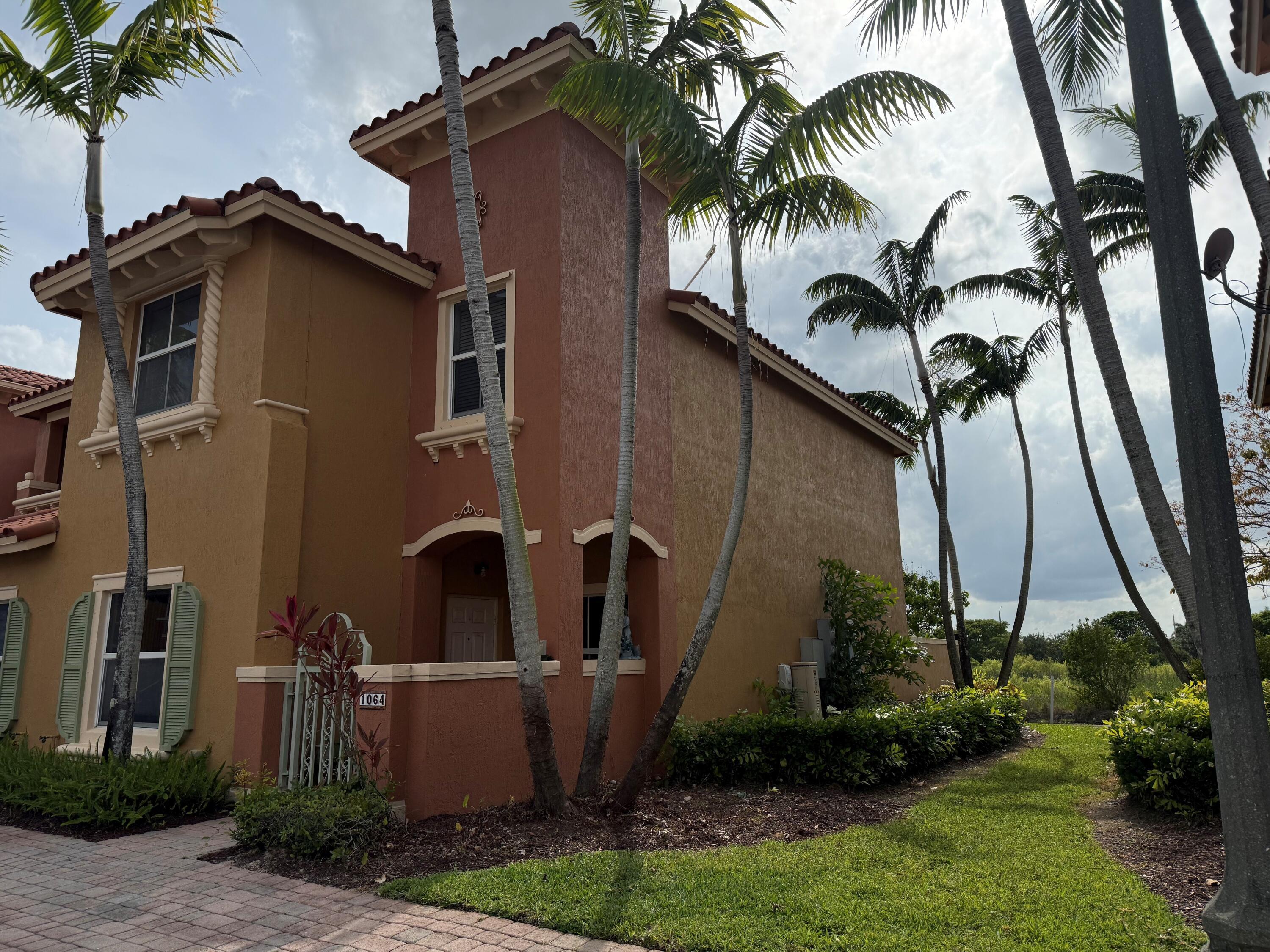 Listing photo 1 for 1064 SW 144th Avenue Avenue Unit#807, Pembroke Pines, FL, 33027