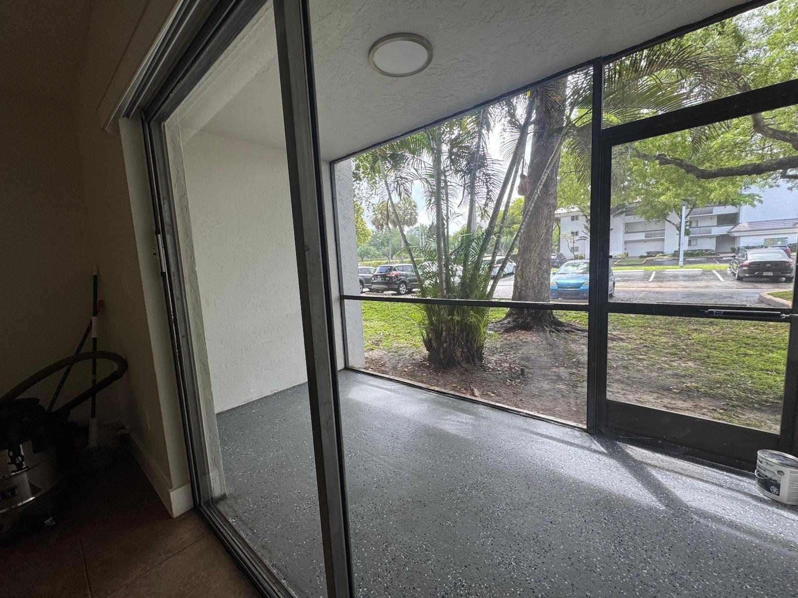Listing photo 1 for 711 N Pine Island Road Road Unit#103, Plantation, FL, 33324