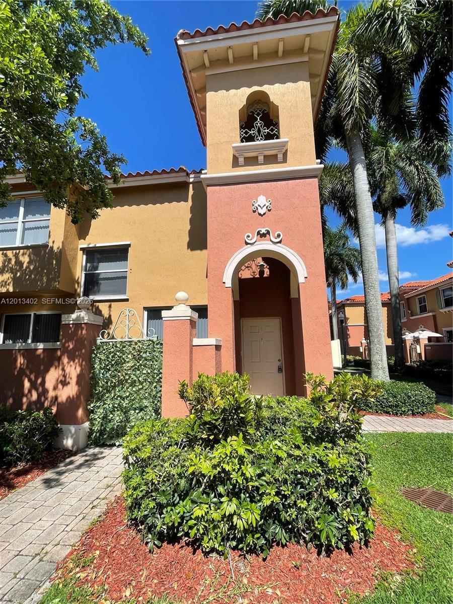 Listing photo 4 for 10666 SW 7th St Unit#2106, Pembroke Pines, FL, 33025