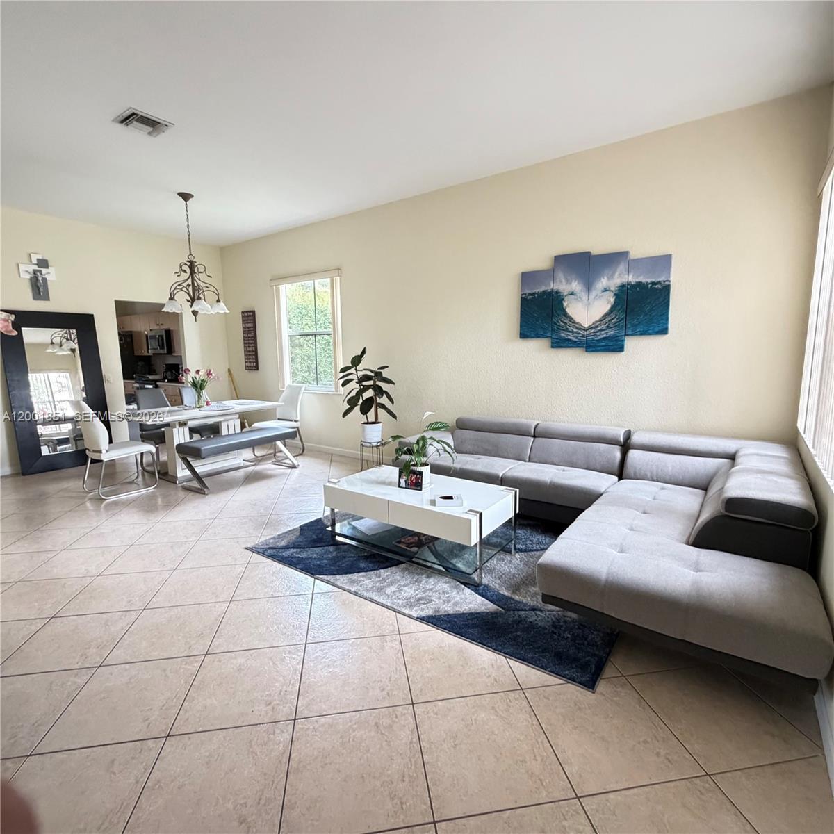 Listing photo 2 for 1006 Sunflower Cir, Weston, FL, 33327