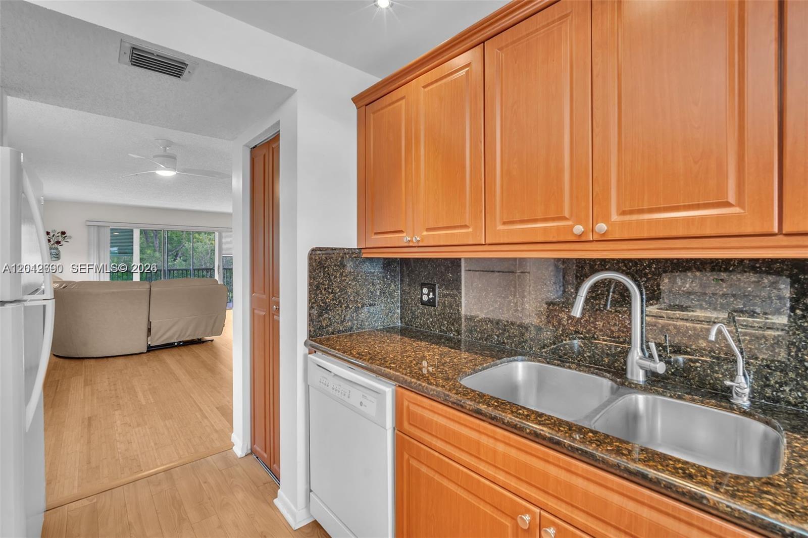 Listing photo 1 for 1000 SW 125th Ave Unit#301N, Pembroke Pines, FL, 33027