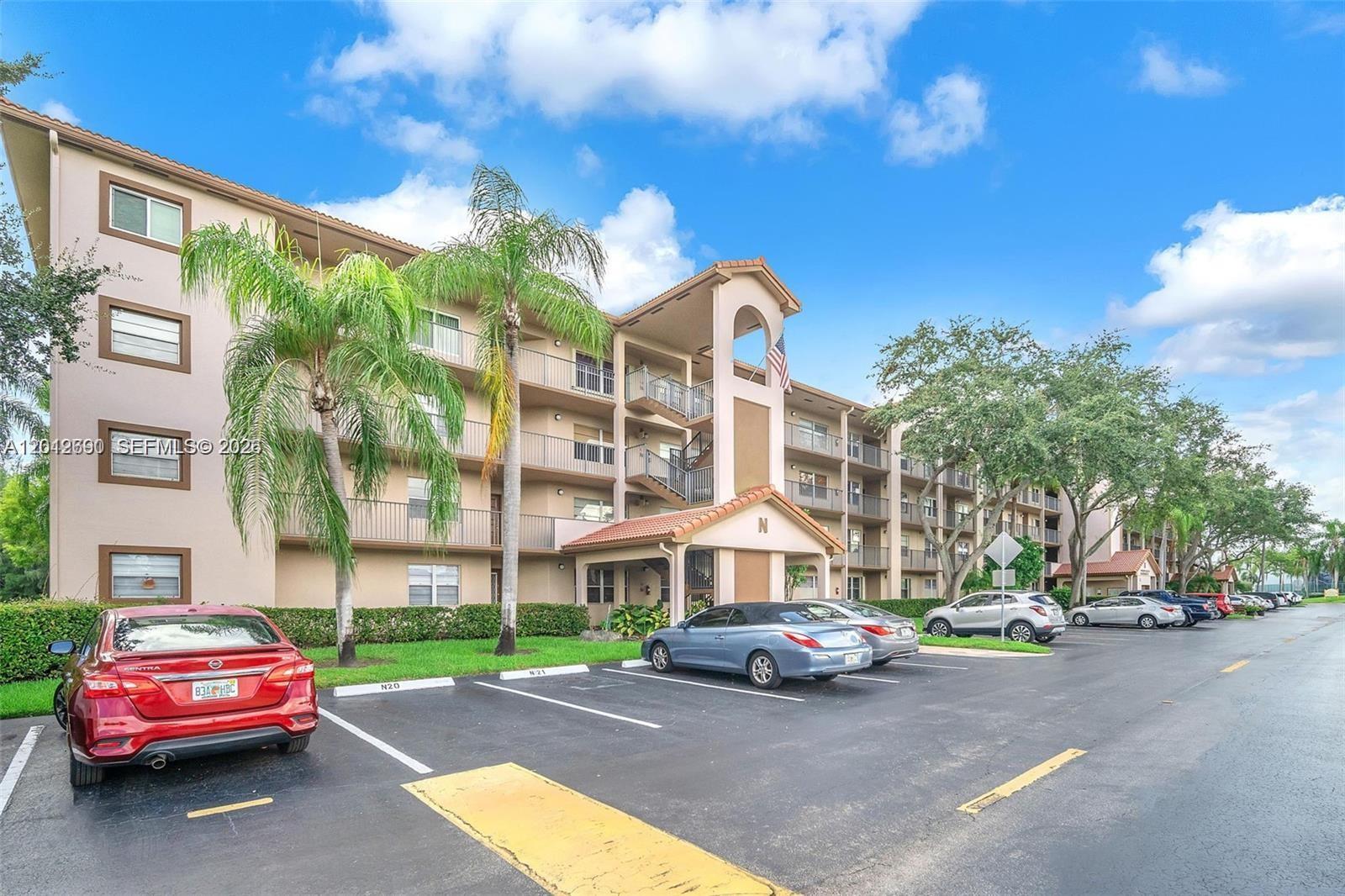 Listing photo 4 for 1000 SW 125th Ave Unit#301N, Pembroke Pines, FL, 33027