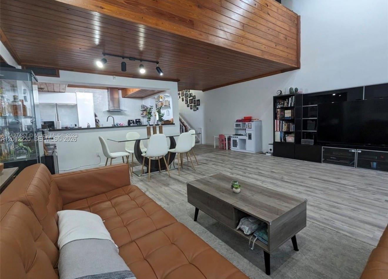 Listing photo 1 for 11203 NW 15th St Unit#NA, Pembroke Pines, FL, 33026