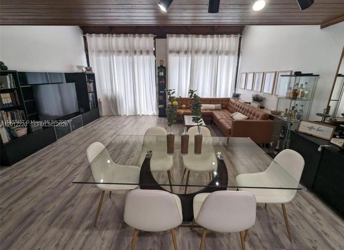 Listing photo 5 for 11203 NW 15th St Unit#NA, Pembroke Pines, FL, 33026