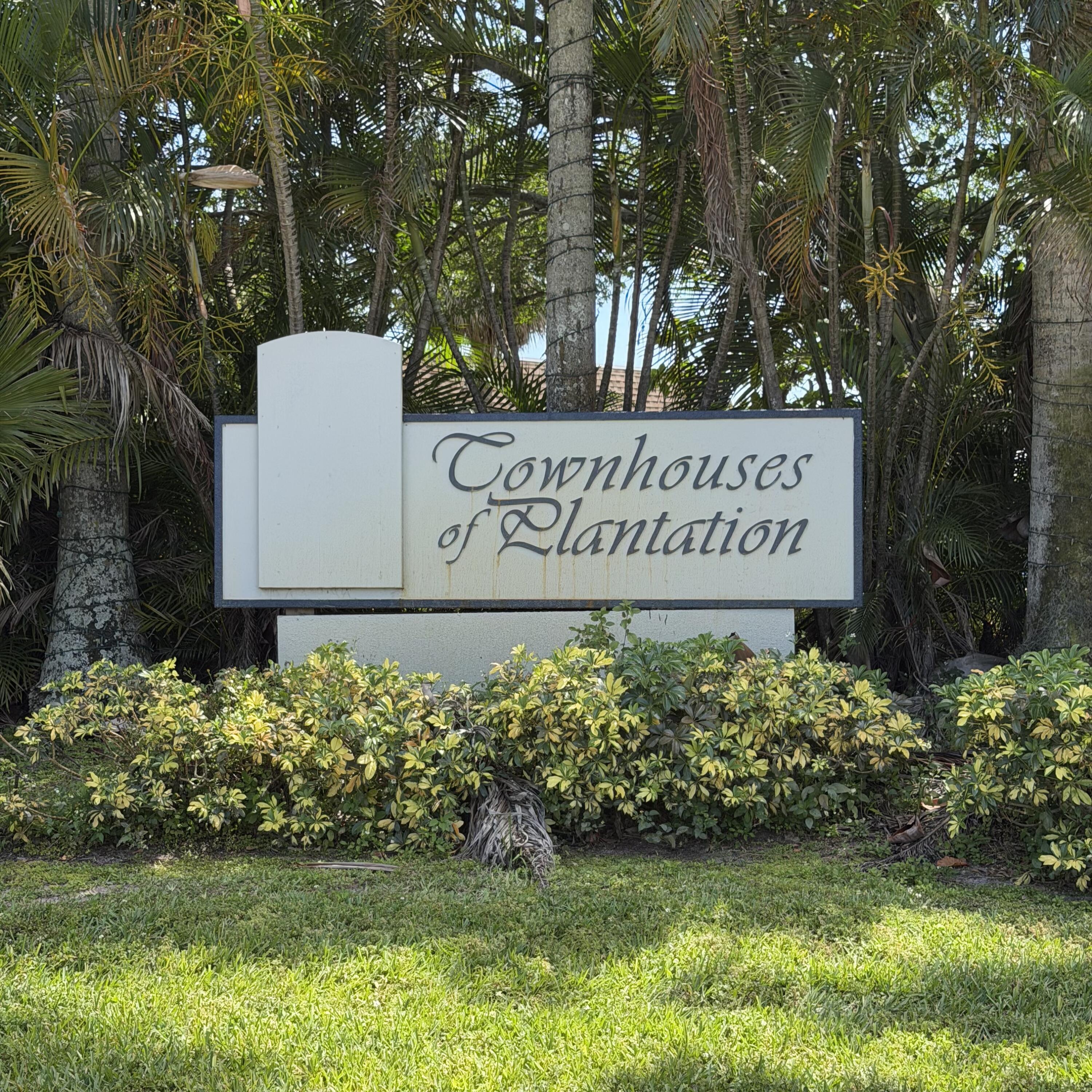 Listing photo 3 for 4700 NW 9th Court Court Unit#4700, Plantation, FL, 33317
