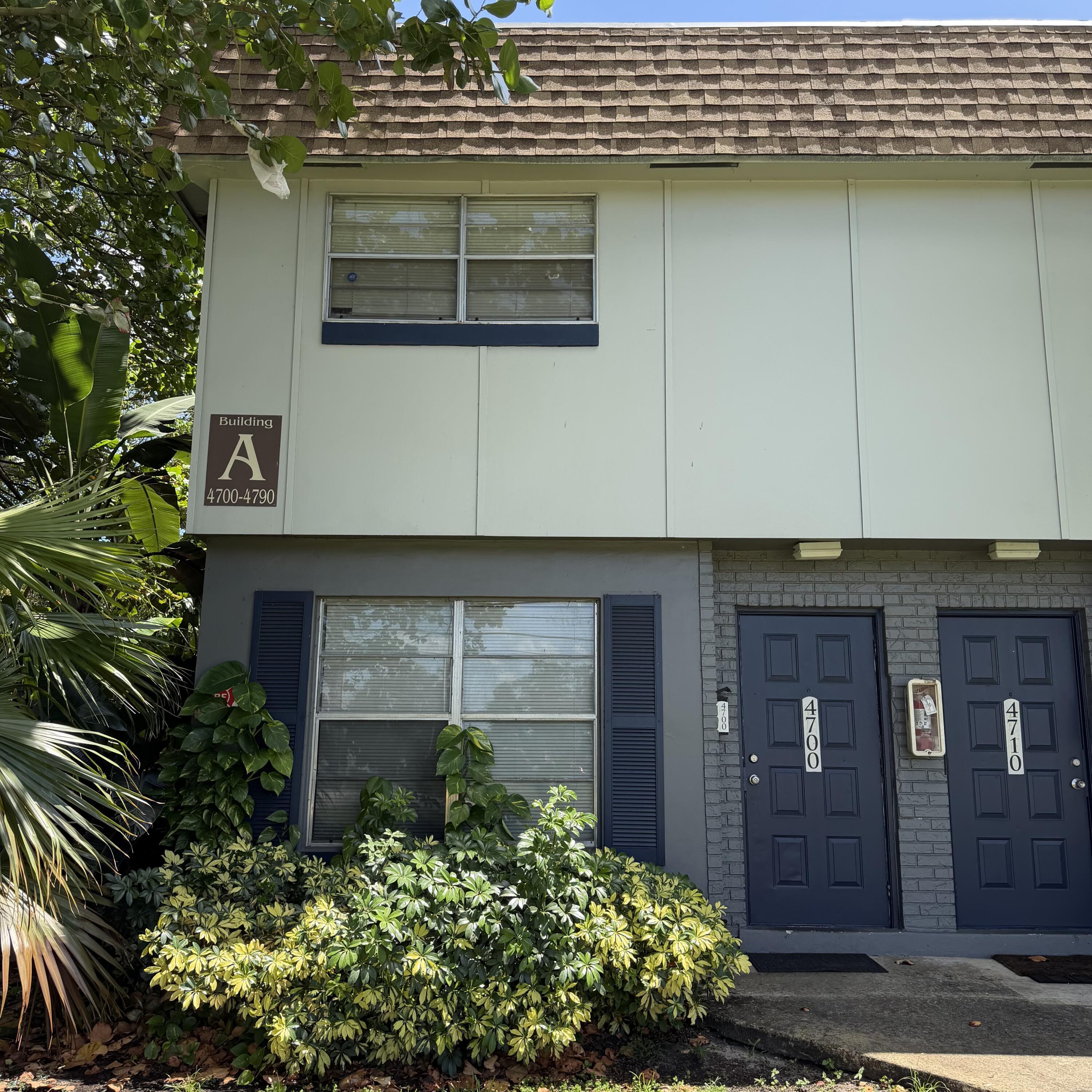 Listing photo 4 for 4700 NW 9th Court Court Unit#4700, Plantation, FL, 33317