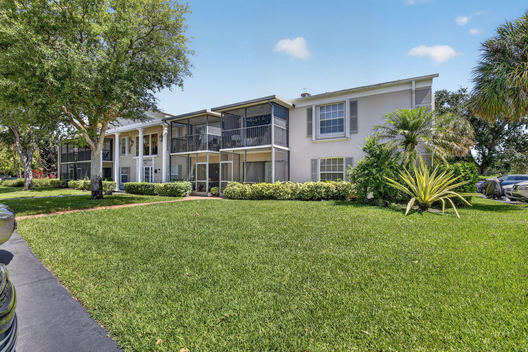 Listing photo 5 for 9101 Jacaranda Lane Lane Unit#107, Plantation, FL, 33324