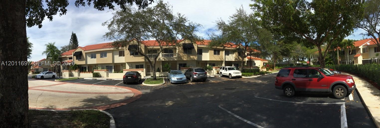 Listing photo 3 for 7885 NW 7th Ct Unit#406, Plantation, FL, 33324