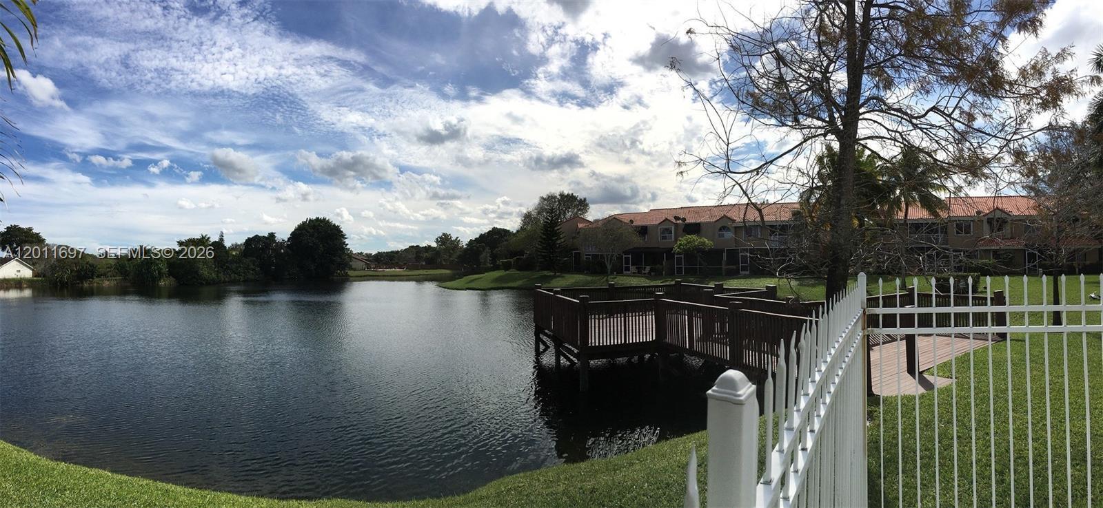 Listing photo 5 for 7885 NW 7th Ct Unit#406, Plantation, FL, 33324