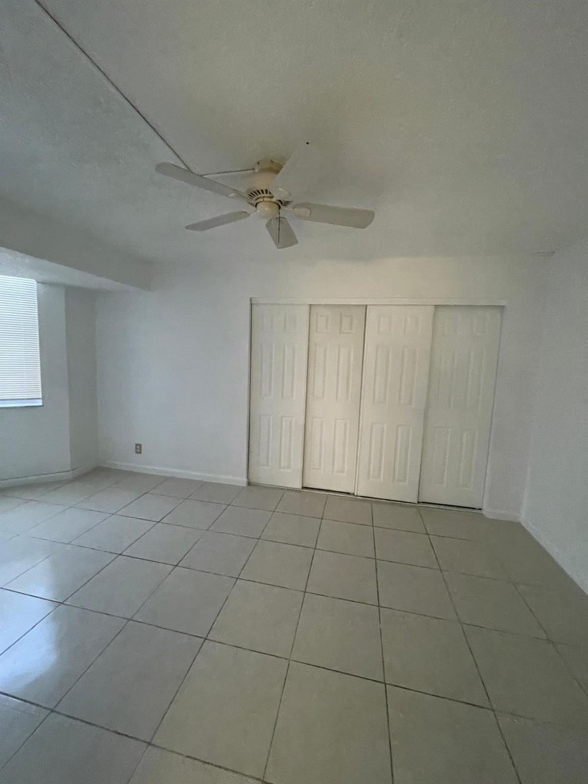 Listing photo 6 for 1811 Sabal Palm Drive Drive Unit#303, Davie, FL, 33324