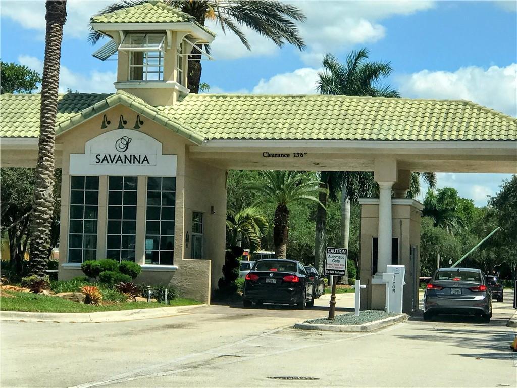 Listing photo 4 for 1118 Chinaberry Drive Drive, Weston, FL, 33327