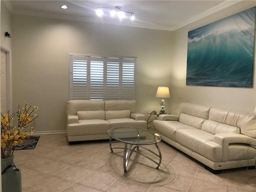 Listing photo 5 for 1118 Chinaberry Drive Drive, Weston, FL, 33327