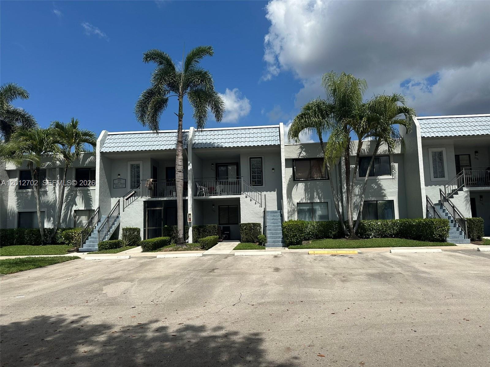 Listing photo 3 for 16511 Blatt Blvd Unit#203, Weston, FL, 33326
