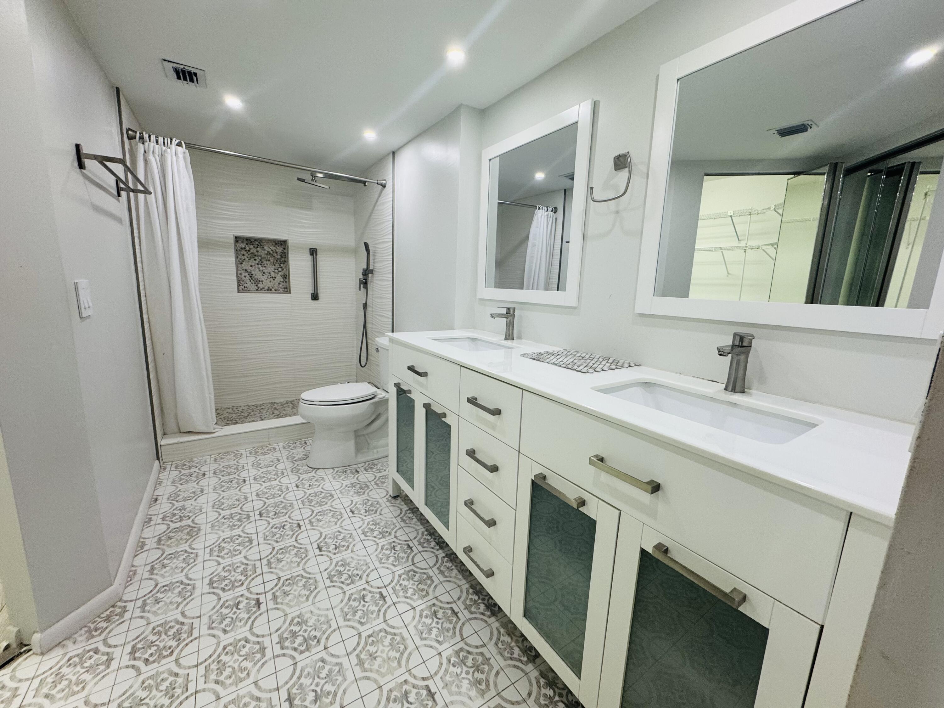 Listing photo 4 for 1300 SW 125th Avenue Unit#311k, Pembroke Pines, FL, 33027