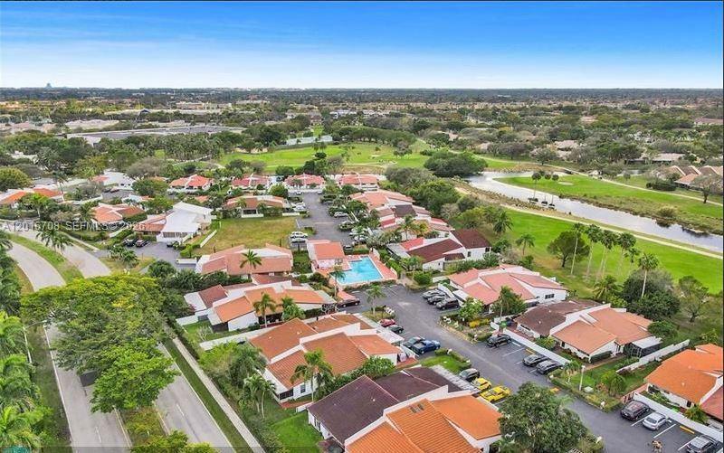 Listing photo 3 for 8273 NW 36th St Unit#8273, Sunrise, FL, 33351