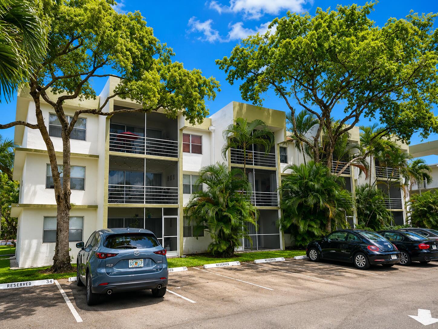 Listing photo 4 for 4205 N University Drive Unit#106, Sunrise, FL, 33351