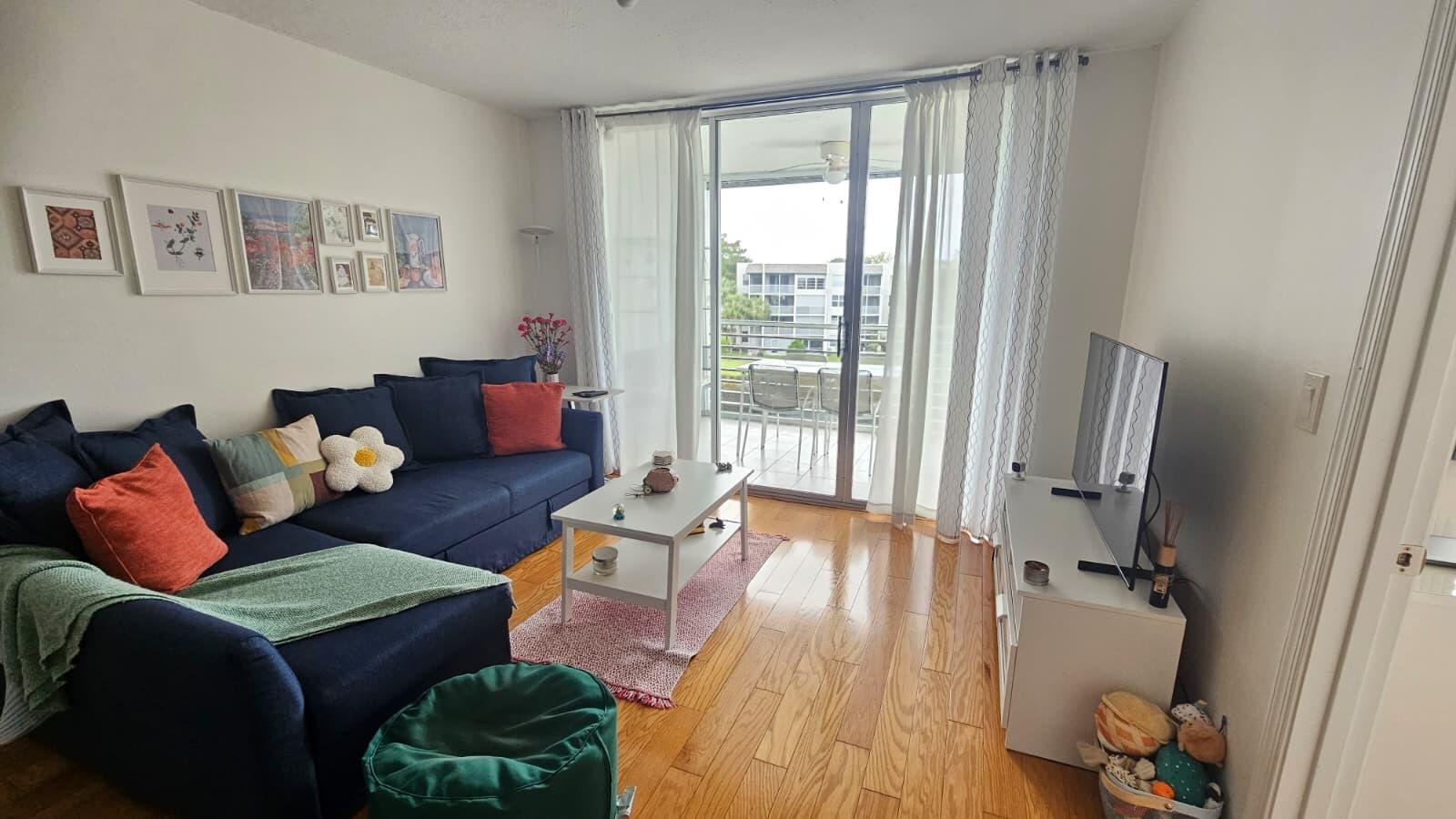 Listing photo 3 for 9235 Lagoon Place Unit#412, Davie, FL, 33324