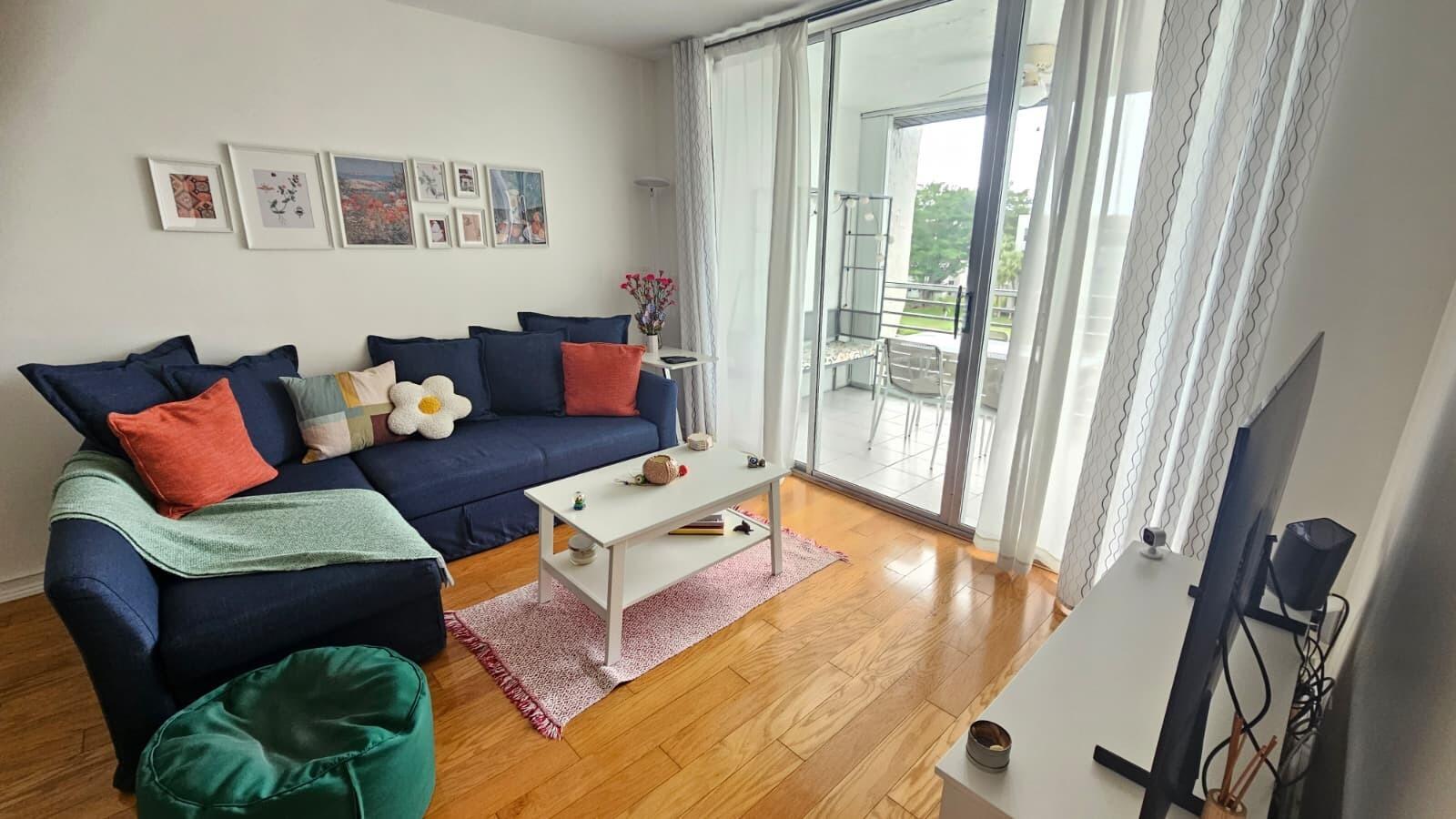Listing photo 4 for 9235 Lagoon Place Unit#412, Davie, FL, 33324