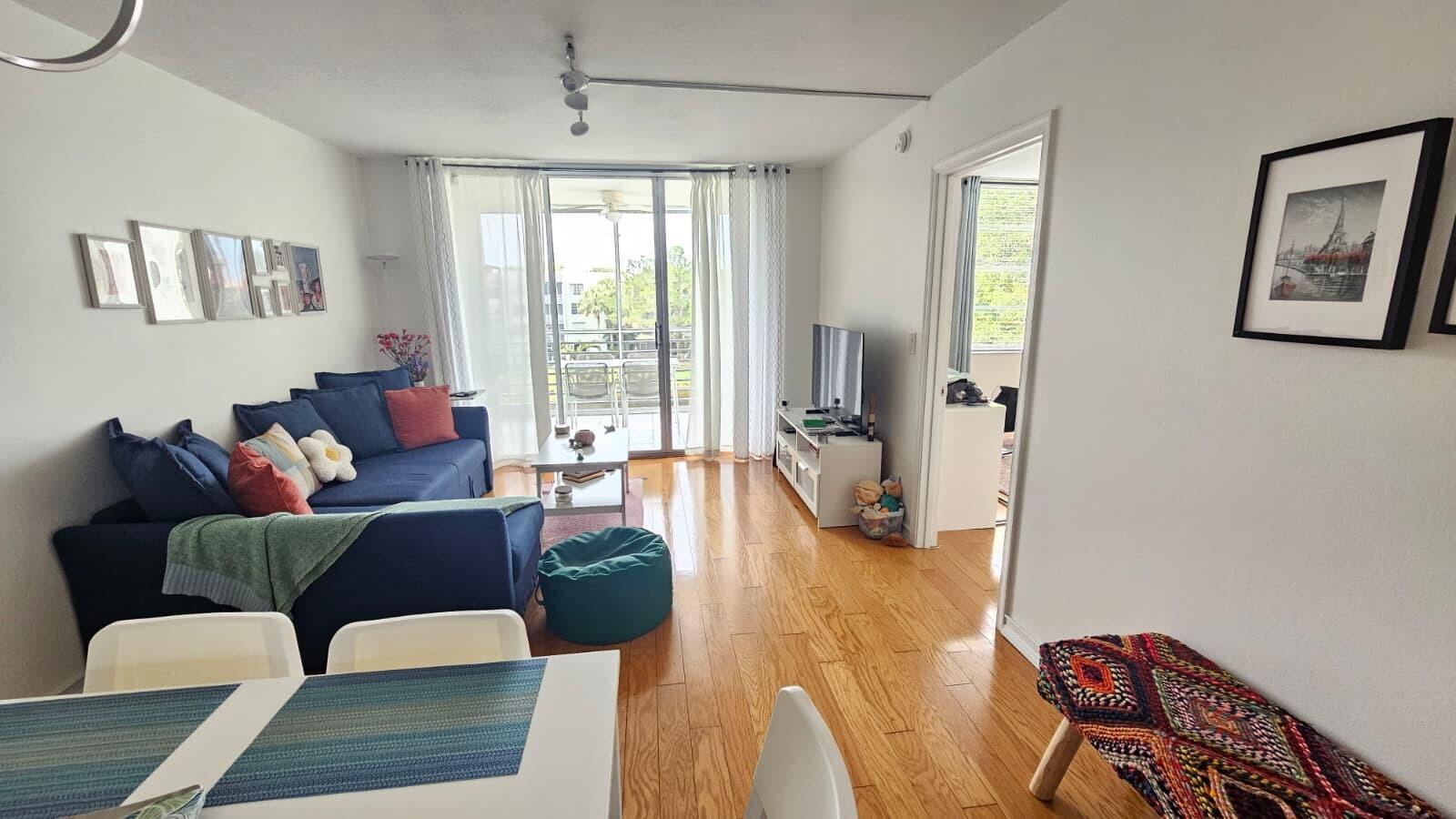 Listing photo 6 for 9235 Lagoon Place Unit#412, Davie, FL, 33324