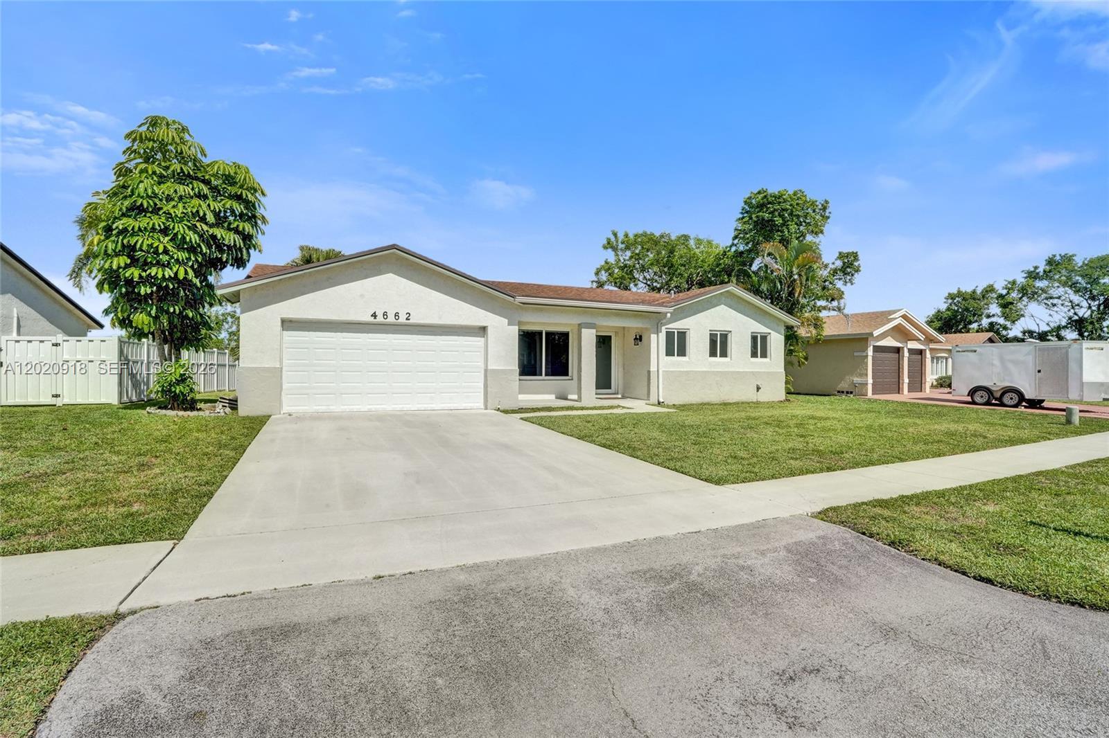 Listing photo 4 for 4662 NW 99th Ave, Sunrise, FL, 33351