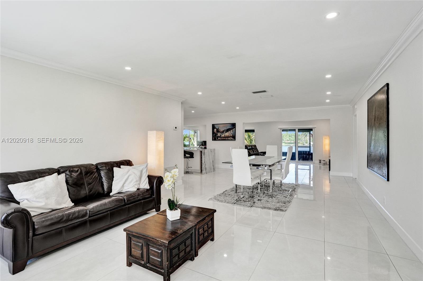Listing photo 5 for 4662 NW 99th Ave, Sunrise, FL, 33351