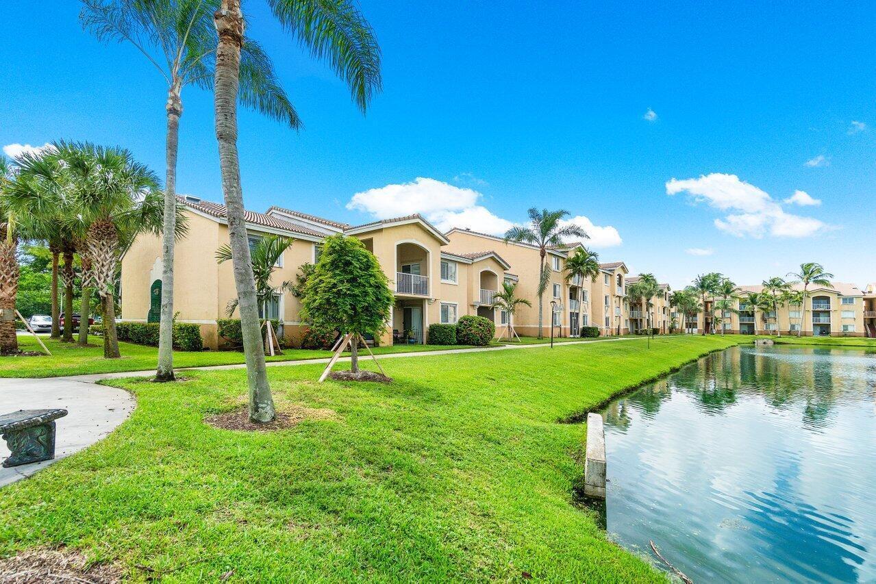 Listing photo 3 for 2620 S University Drive Unit#309, Davie, FL, 33328