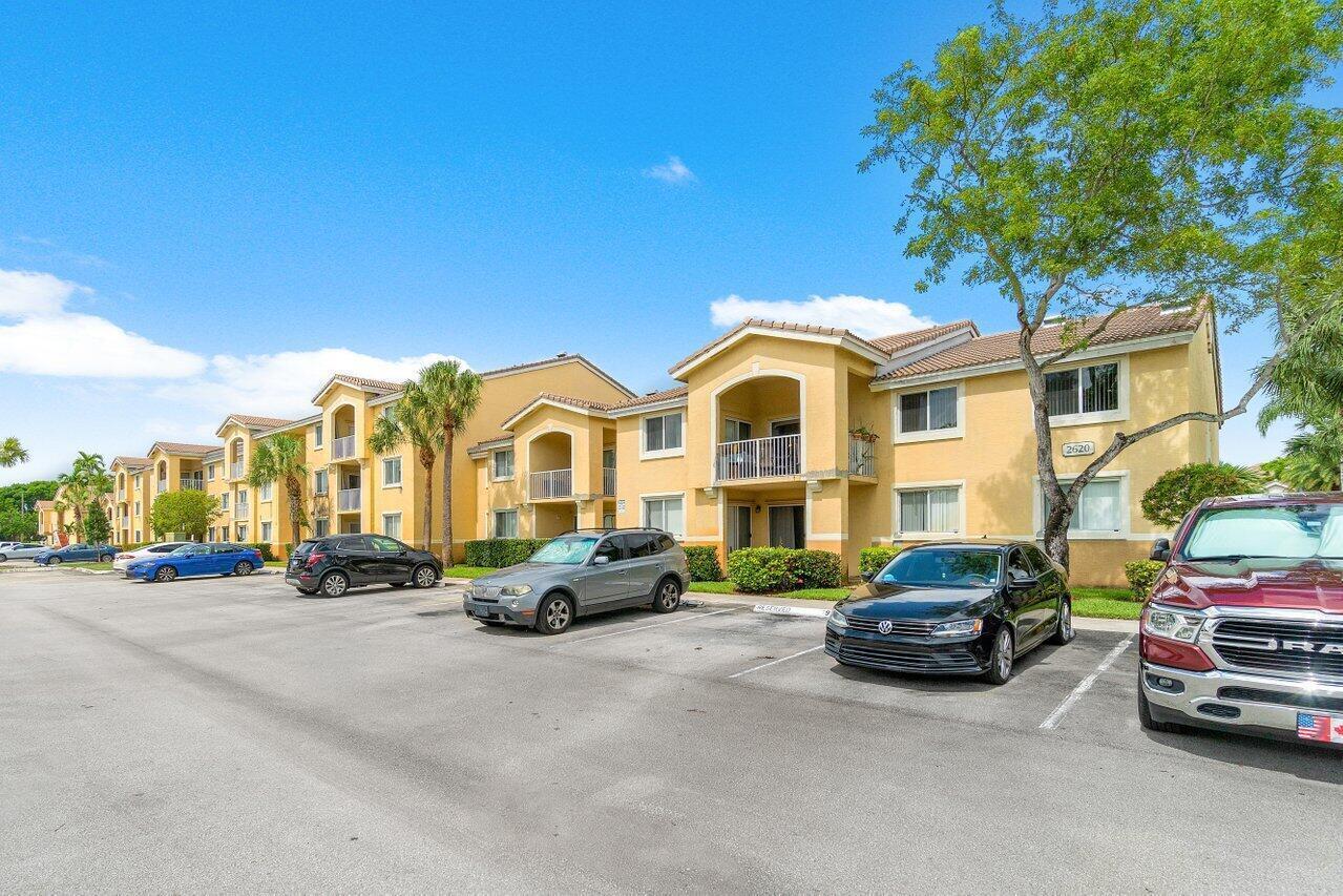 Listing photo 4 for 2620 S University Drive Unit#309, Davie, FL, 33328