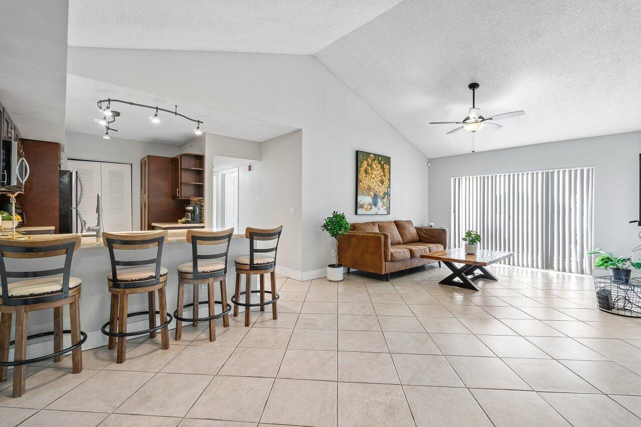 Listing photo 6 for 2620 S University Drive Unit#309, Davie, FL, 33328