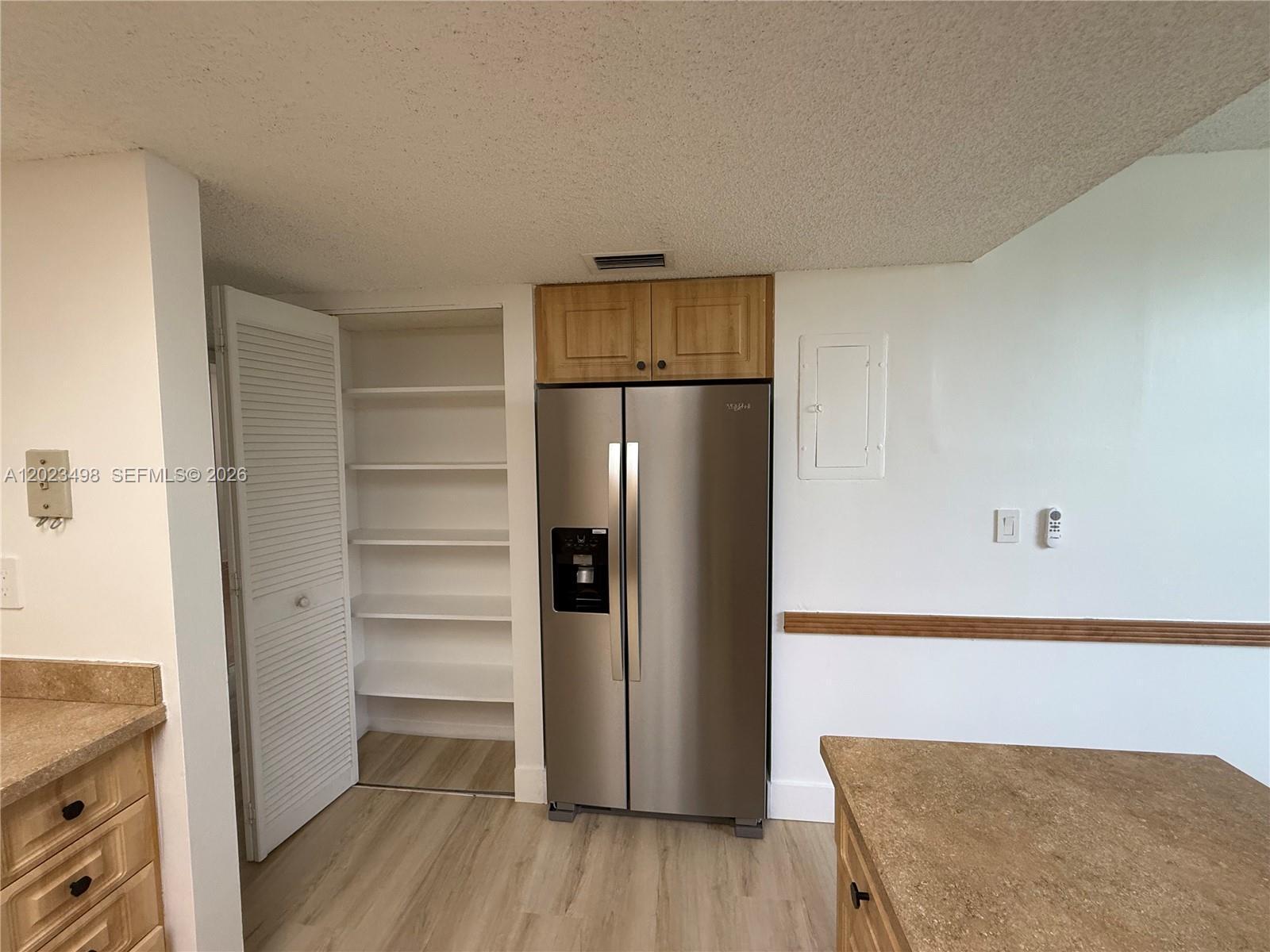 Listing photo 2 for 9531 Seagrape Dr Unit#202, Davie, FL, 33324