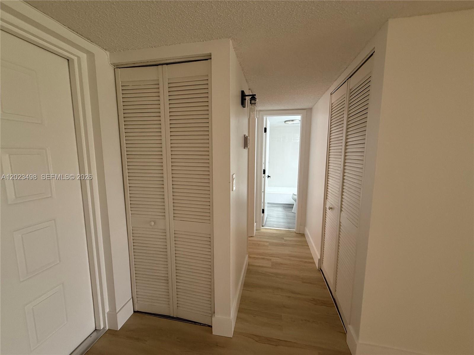 Listing photo 4 for 9531 Seagrape Dr Unit#202, Davie, FL, 33324