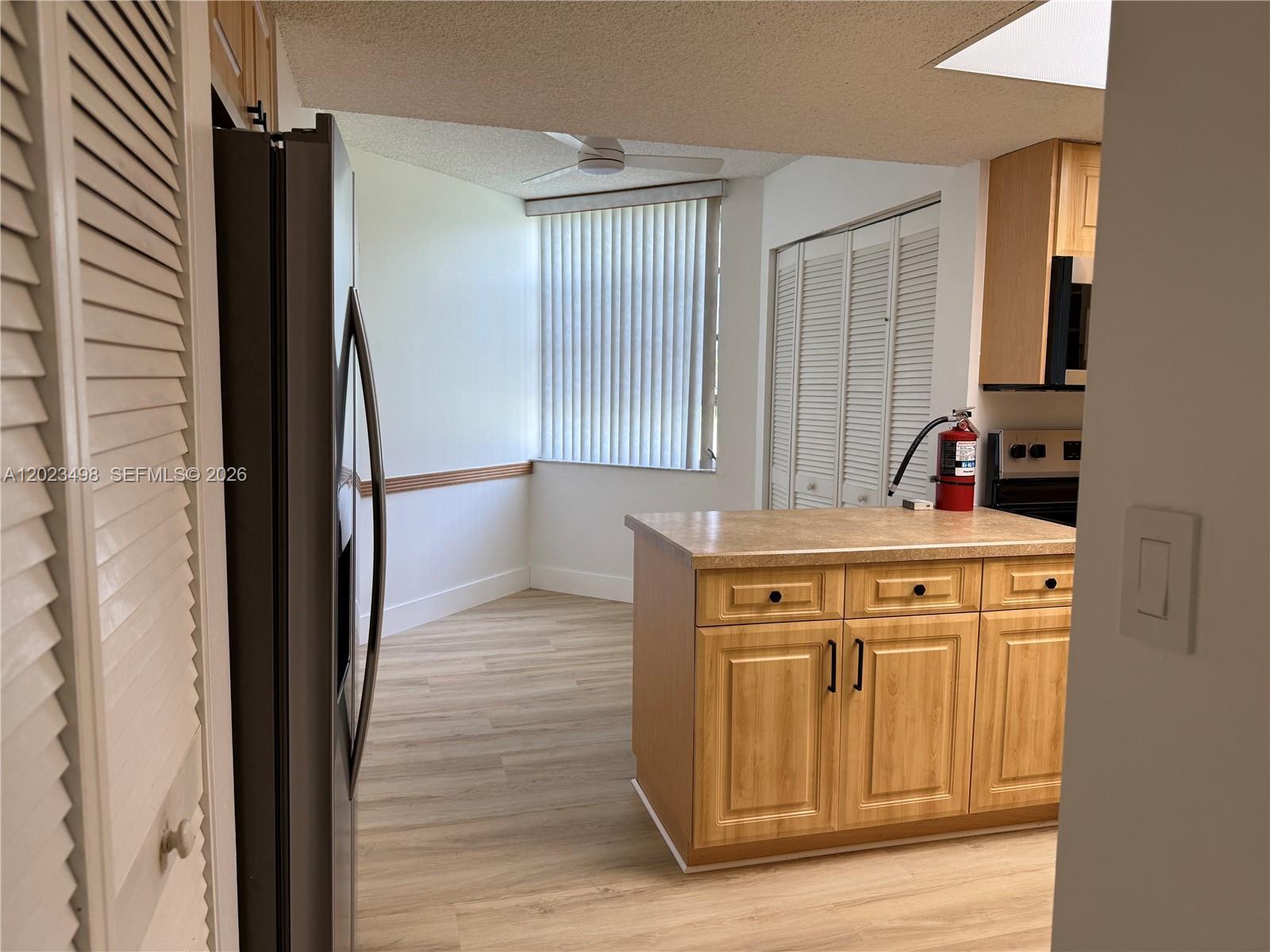 Listing photo 5 for 9531 Seagrape Dr Unit#202, Davie, FL, 33324
