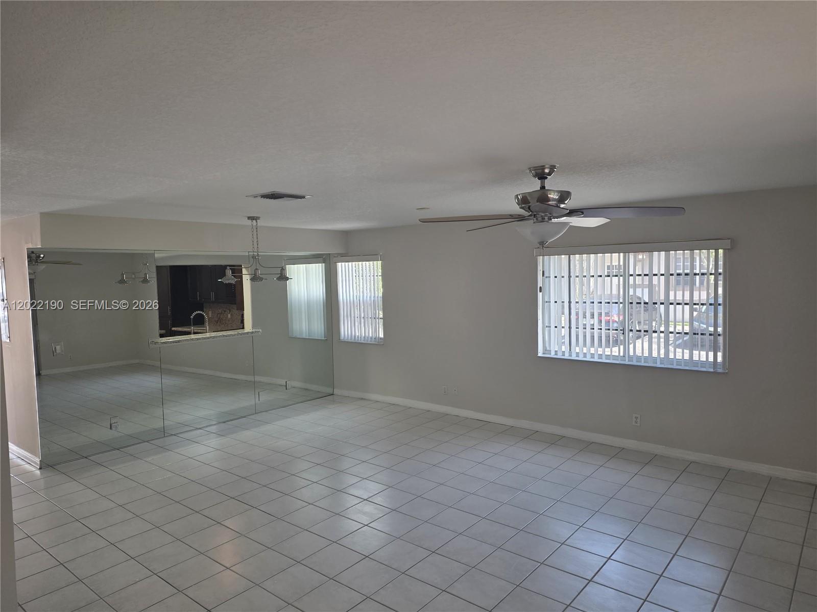 Listing photo 2 for 9521 NW 42nd St Unit#9521, Sunrise, FL, 33351