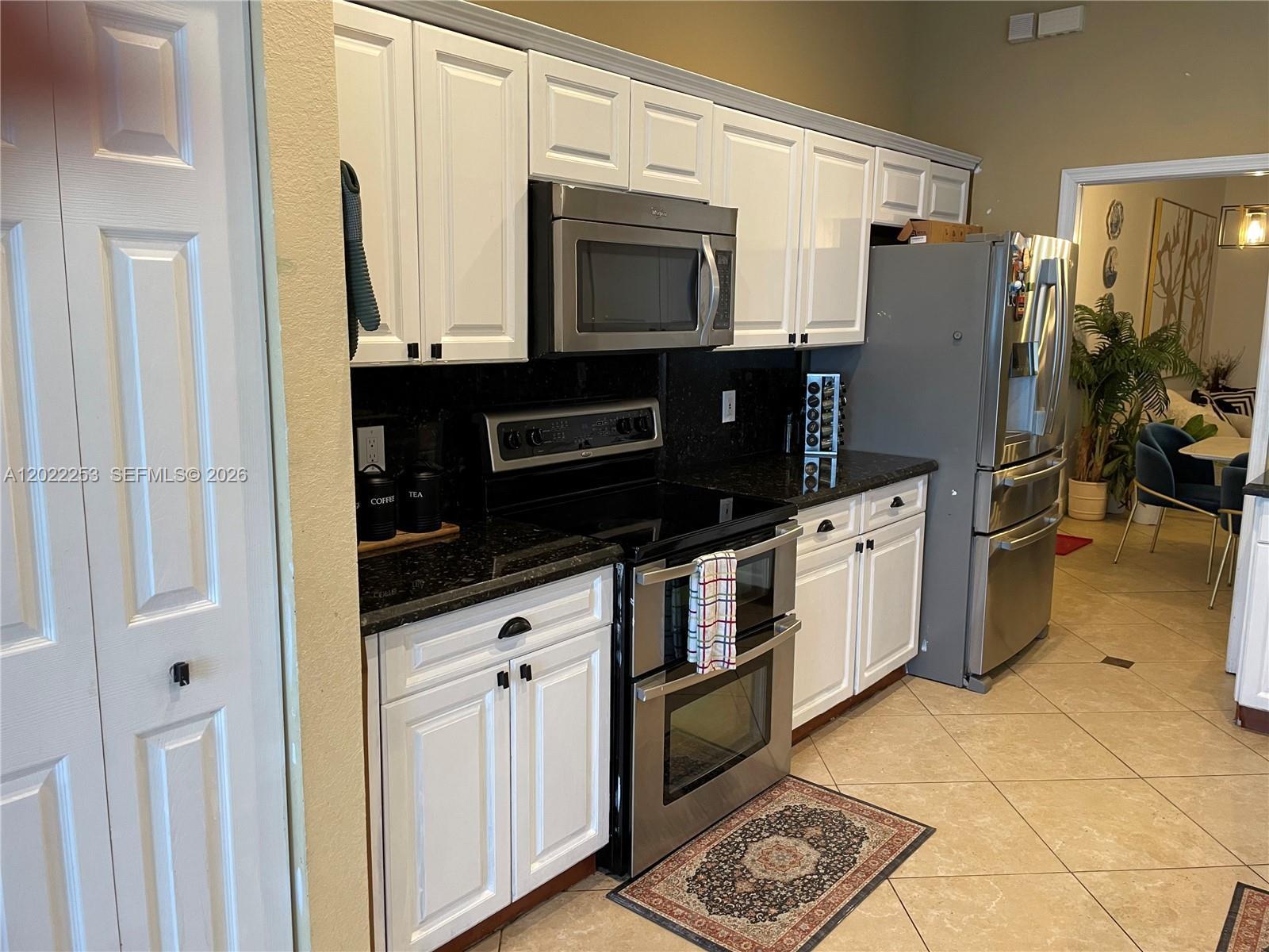 Listing photo 2 for 1144 Fairfield Meadows Dr Unit#0, Weston, FL, 33327