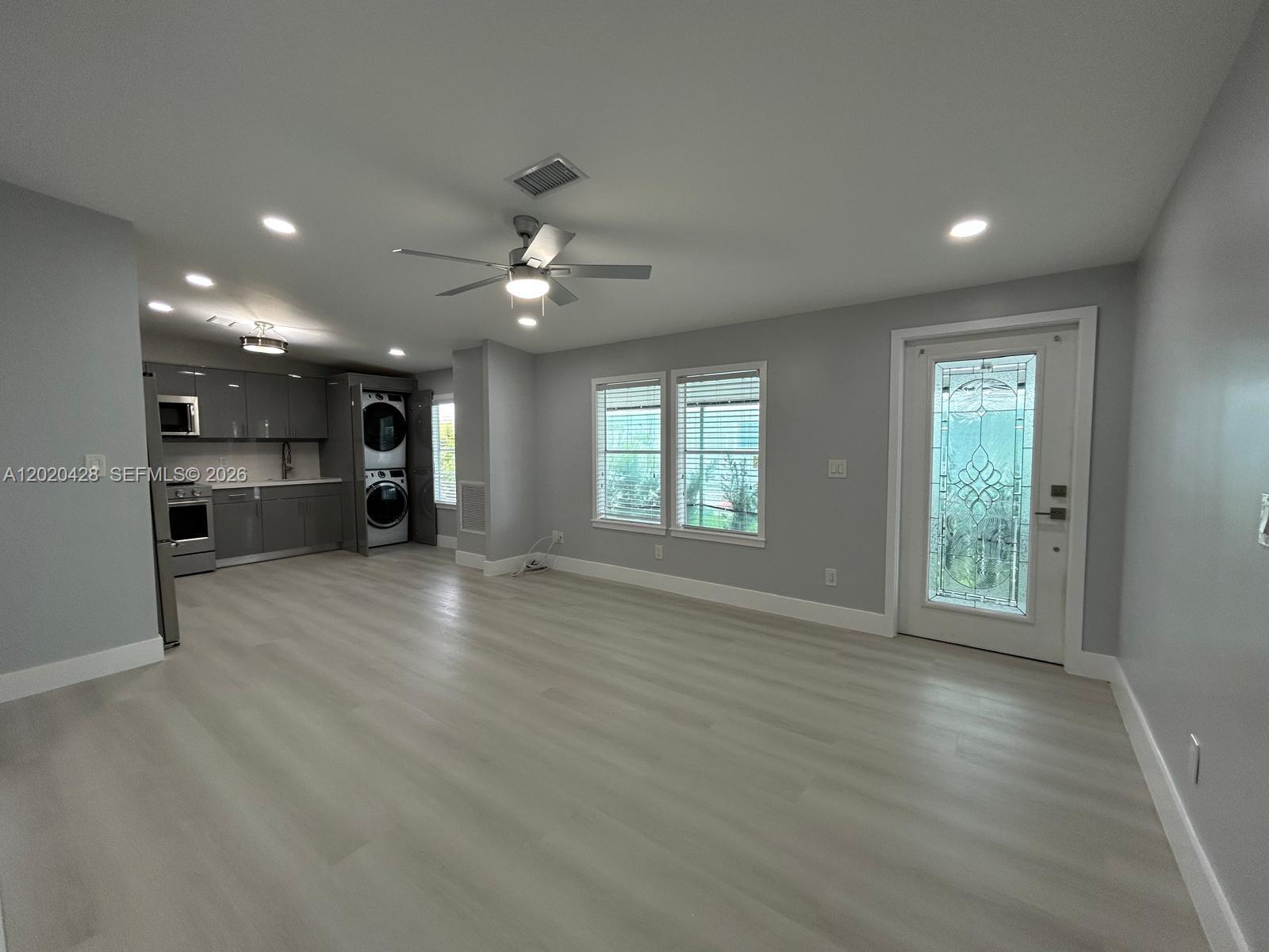 Listing photo 2 for 740 NW 219th Ave Unit#1, Pembroke Pines, FL, 33029