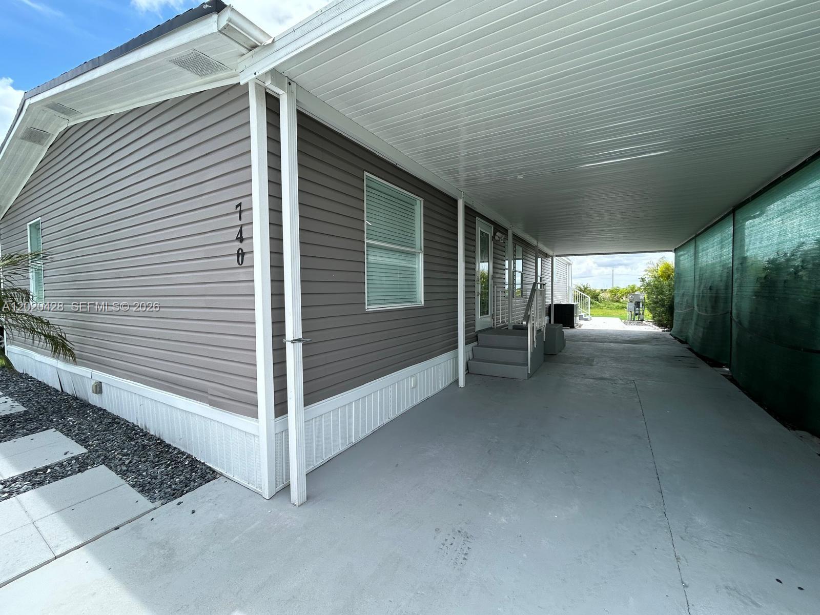 Listing photo 5 for 740 NW 219th Ave Unit#1, Pembroke Pines, FL, 33029