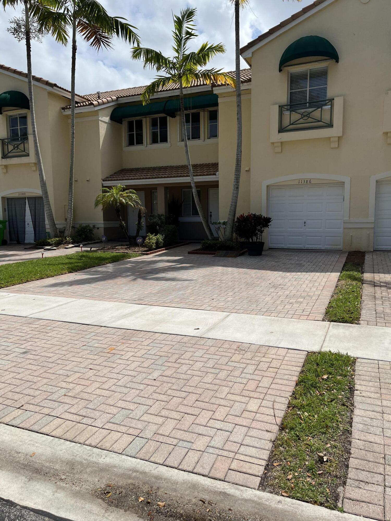 Listing photo 4 for 11386 NW 33rd Street Unit#11386, Sunrise, FL, 33323