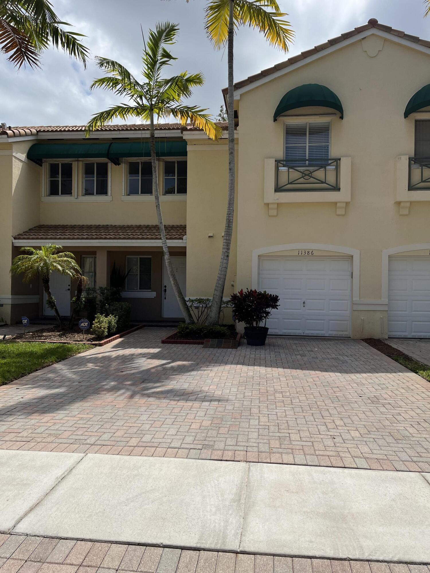 Listing photo 5 for 11386 NW 33rd Street Unit#11386, Sunrise, FL, 33323