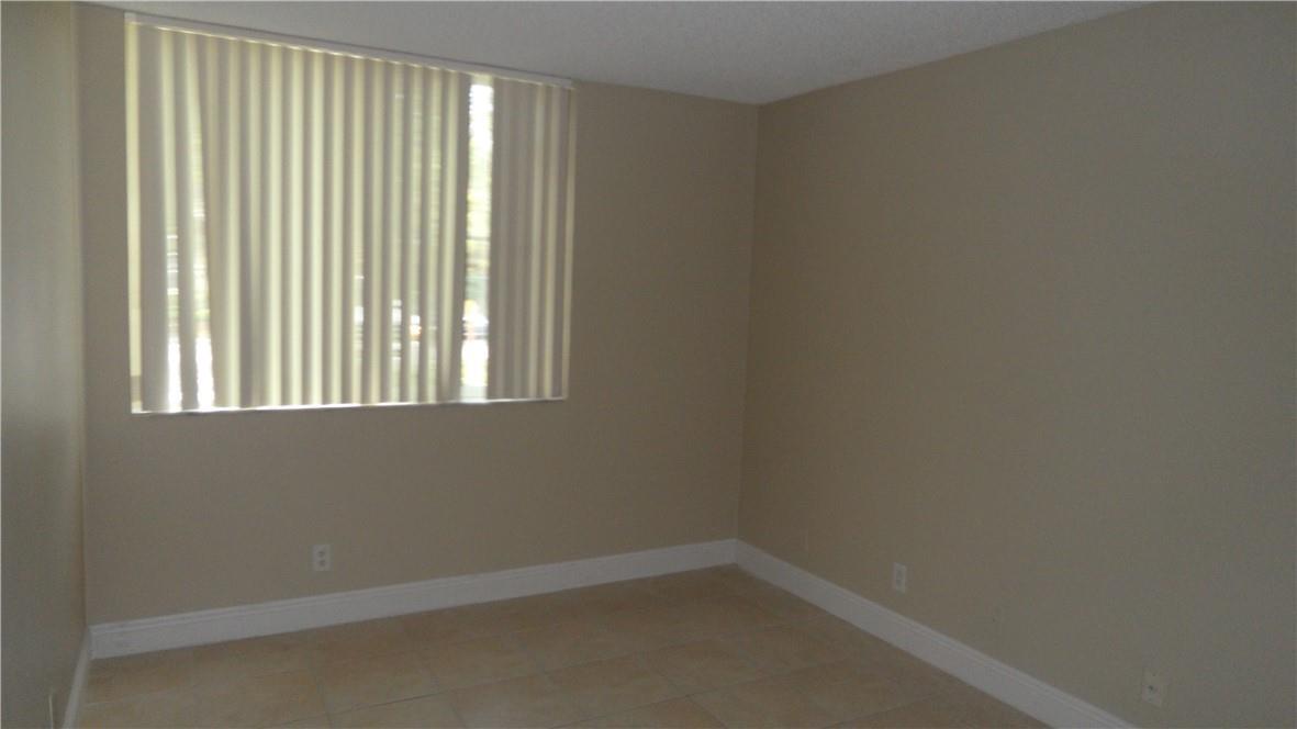 Listing photo 4 for 10773 Cleary Boulevard Unit#109, Plantation, FL, 33324