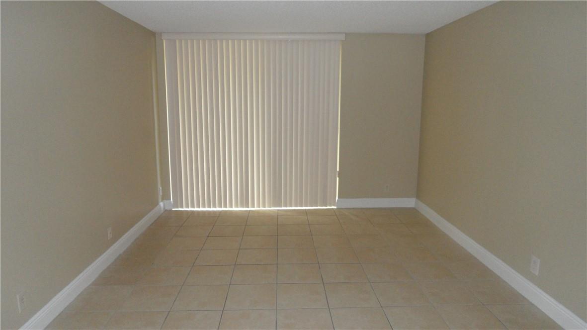 Listing photo 6 for 10773 Cleary Boulevard Unit#109, Plantation, FL, 33324