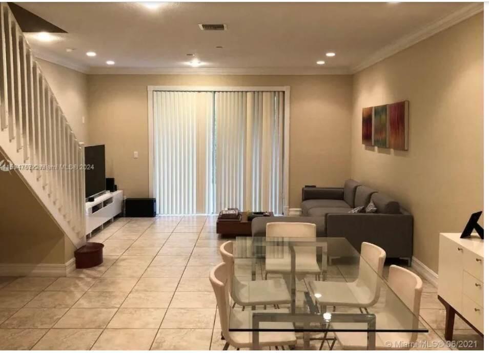 Listing photo 5 for 4310 Vineyard Circle Unit#4310, Weston, FL, 33332