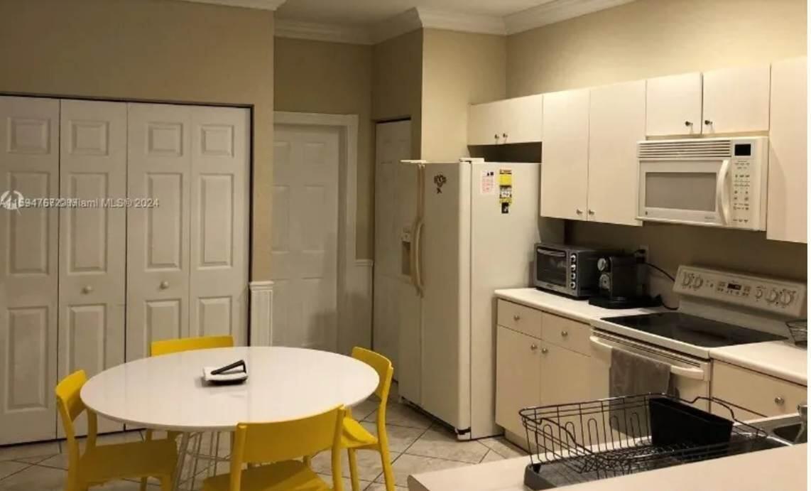 Listing photo 6 for 4310 Vineyard Circle Unit#4310, Weston, FL, 33332
