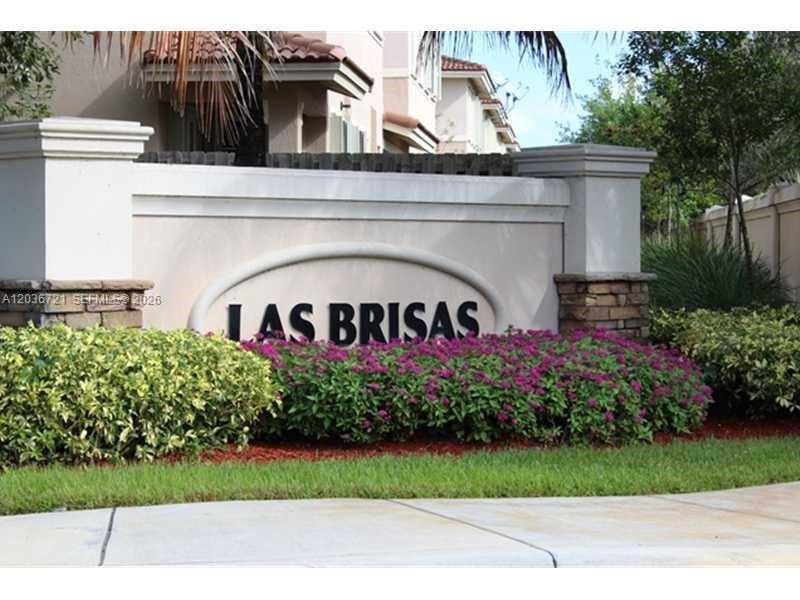 Listing photo 2 for 211 LAS BRISAS CR Unit#211, Sunrise, FL, 33326