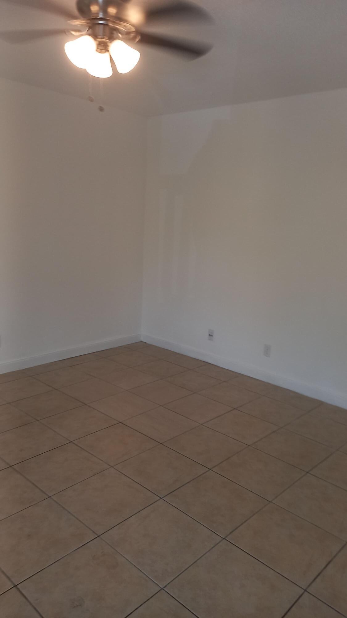 Listing photo 2 for 4165 SW 67th Avenue Unit#208b, Davie, FL, 33314