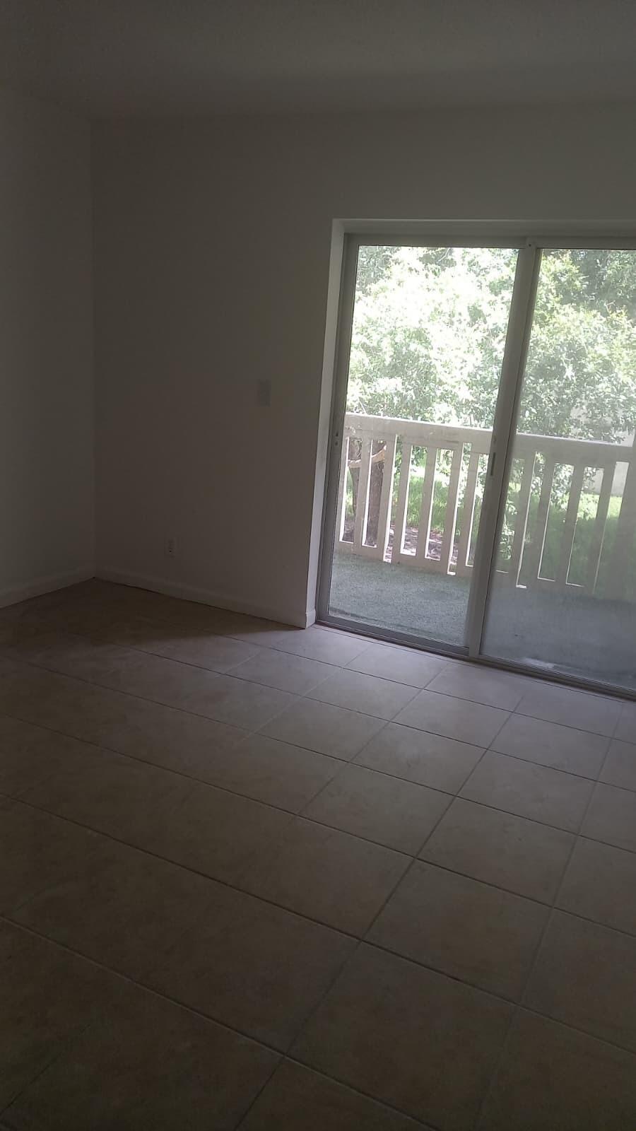 Listing photo 5 for 4165 SW 67th Avenue Unit#208b, Davie, FL, 33314
