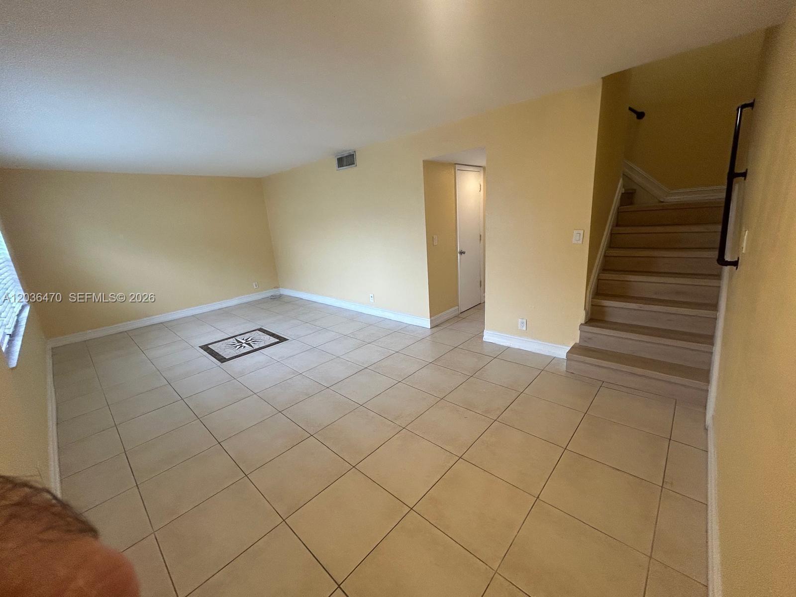 Listing photo 2 for 1774 SW 81st Ln Unit#1-31, Davie, FL, 33324