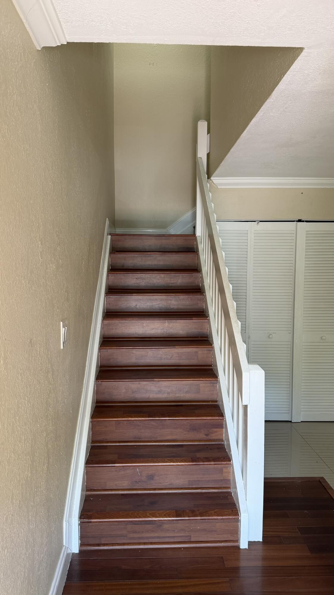 Listing photo 4 for 1114 NW 79th Drive, Plantation, FL, 33322