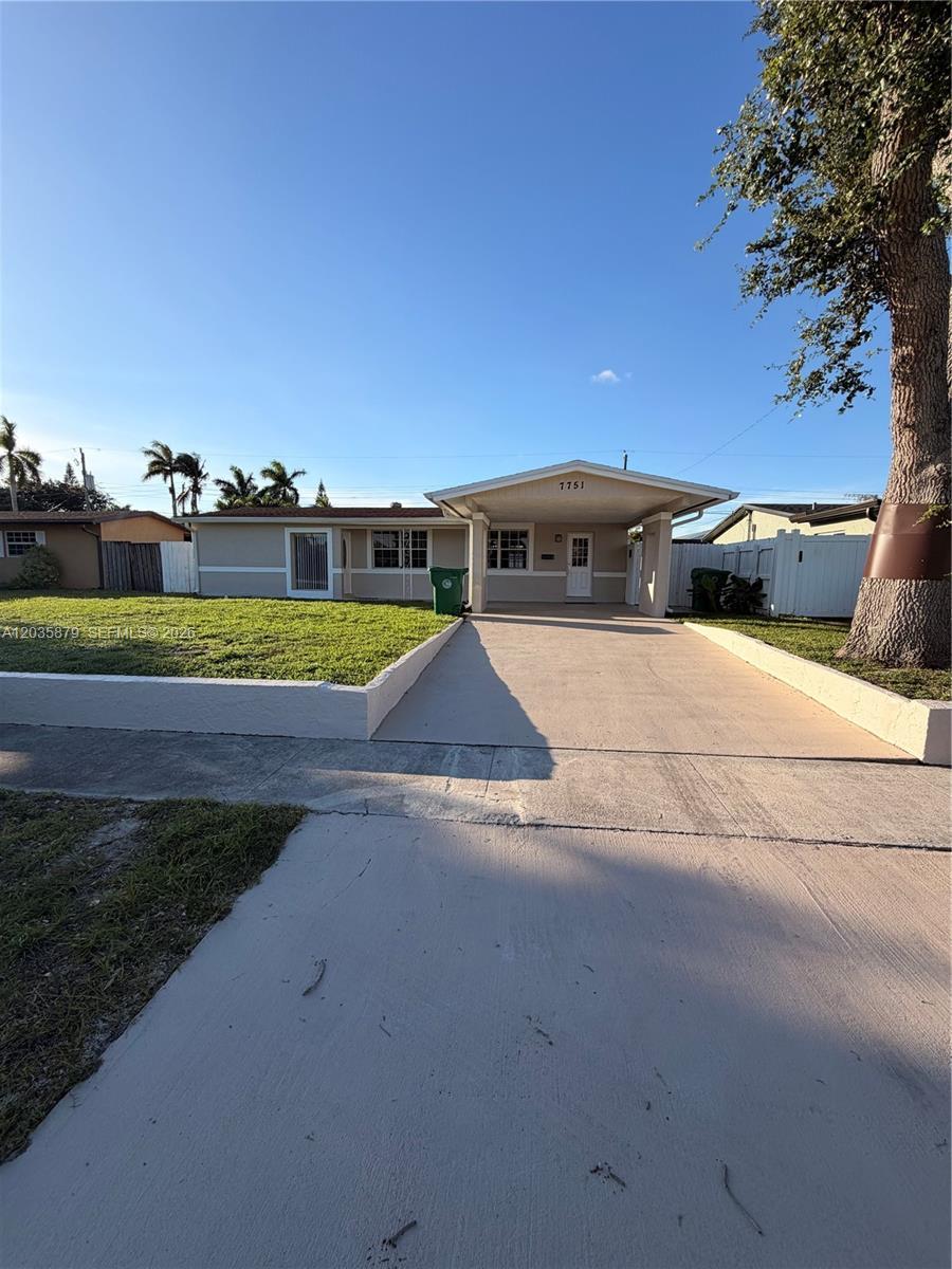 Listing photo 4 for 7751 NW 32nd St, Davie, FL, 33024
